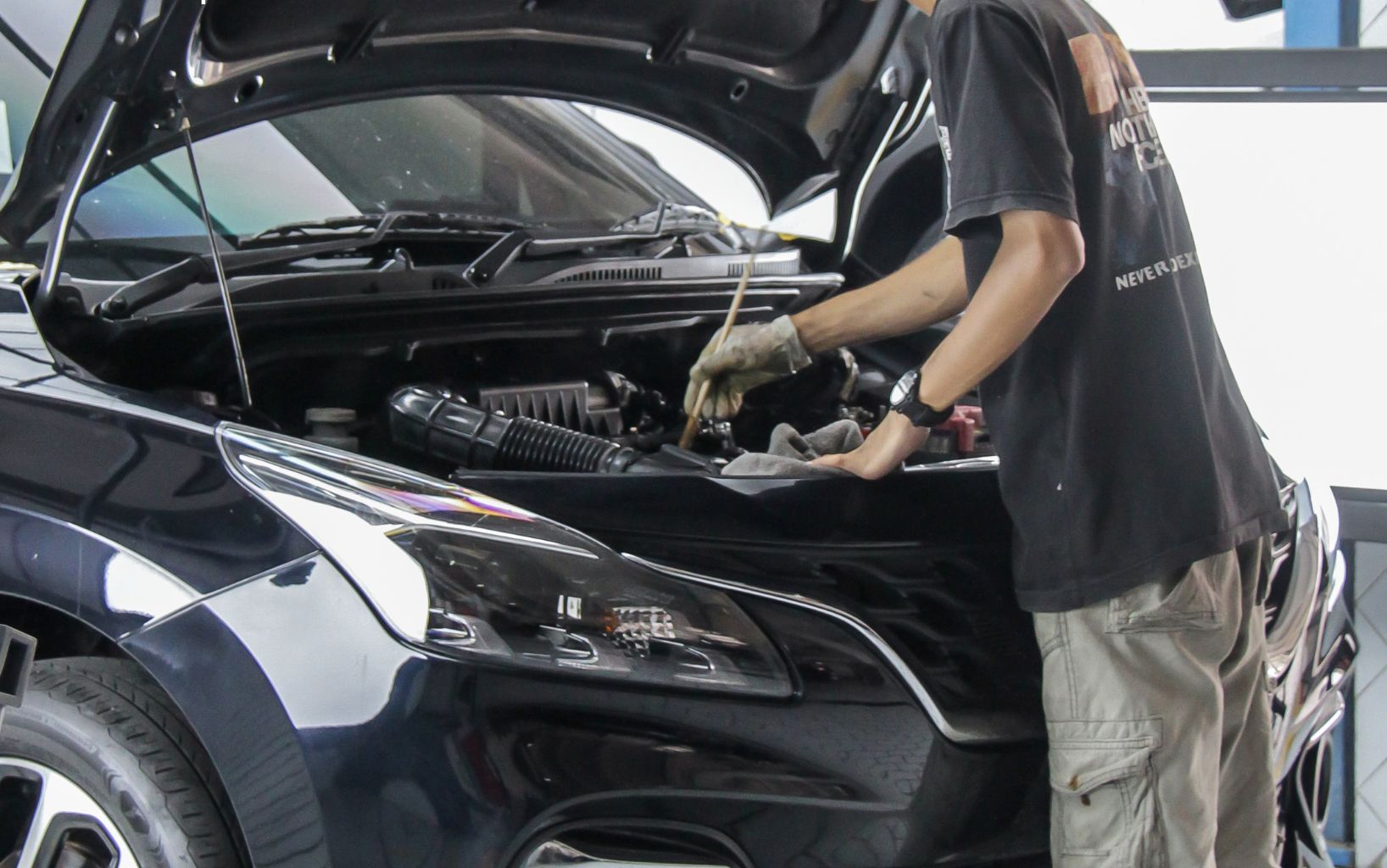 Engine Detailing Mobil Mewah: Wajib Punya untuk Terbaik!