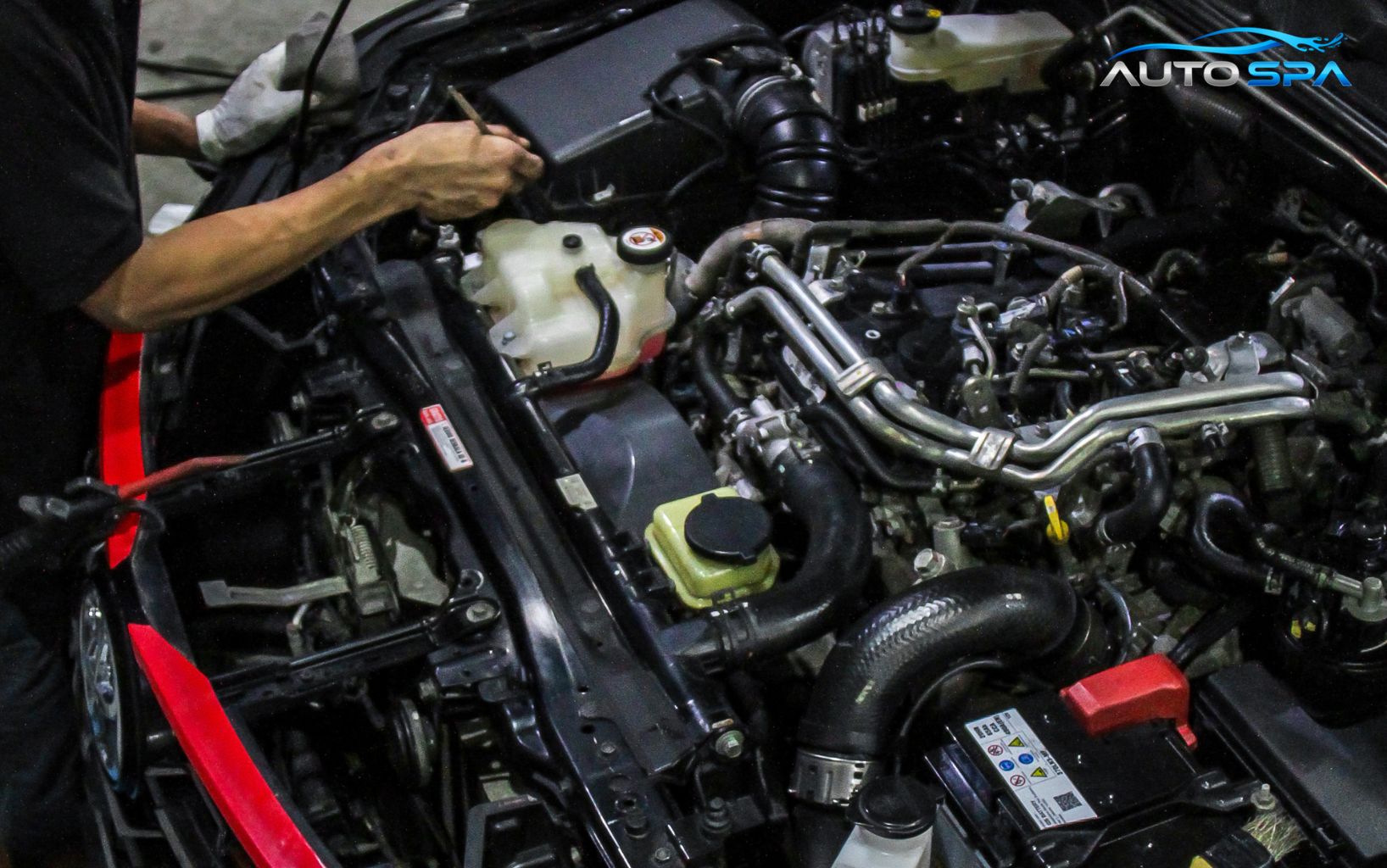 Detailing Interior: & Engine Cleaning Terbaik di Jakarta