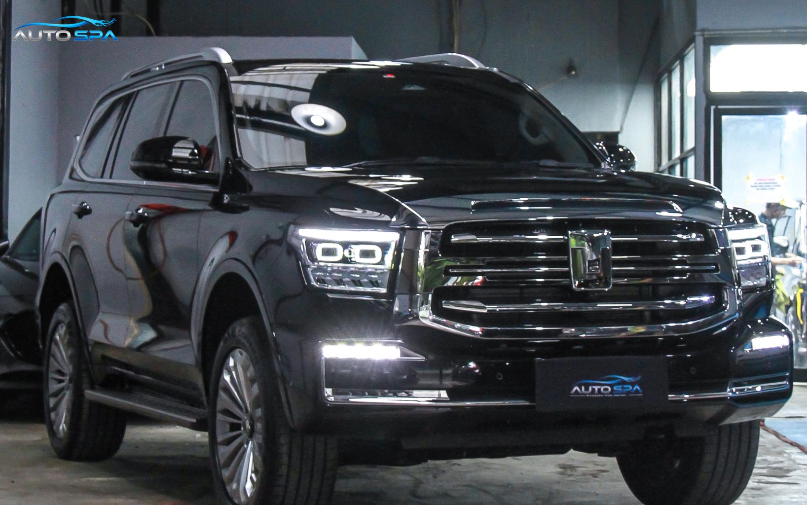 Kenapa Mobil Hitam Lebih Cepat Kusam? Ini Solusi Detailing yang Tepat