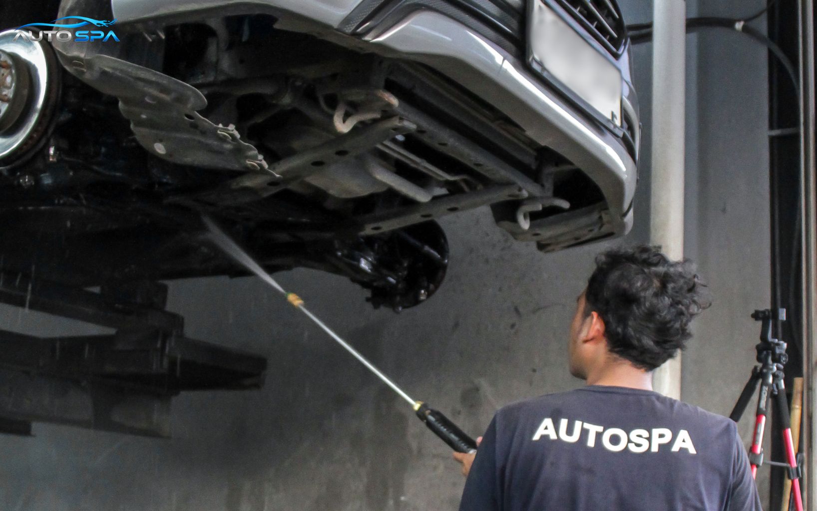 Cuci Mobil Premium Jakarta: Apa Bedanya dengan Car Wash Biasa?
